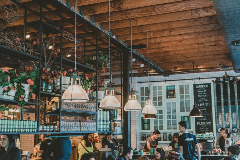 Ouvrir et gérer un restaurant : étapes, stratégie et solutions